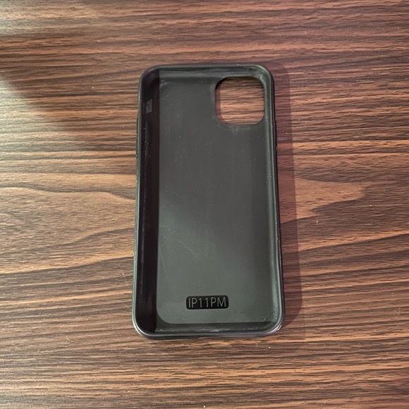 Yungblud inspired iPhone case - Picture 8 of 8